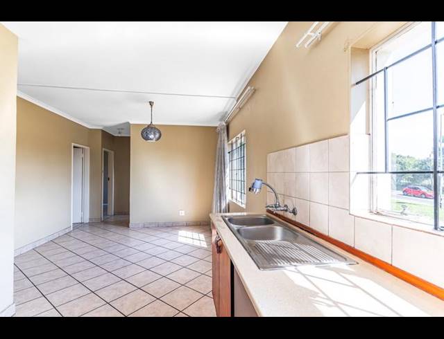 3 BEDROOM APARTMENT FOR SALE IN VORNA VALLEY
